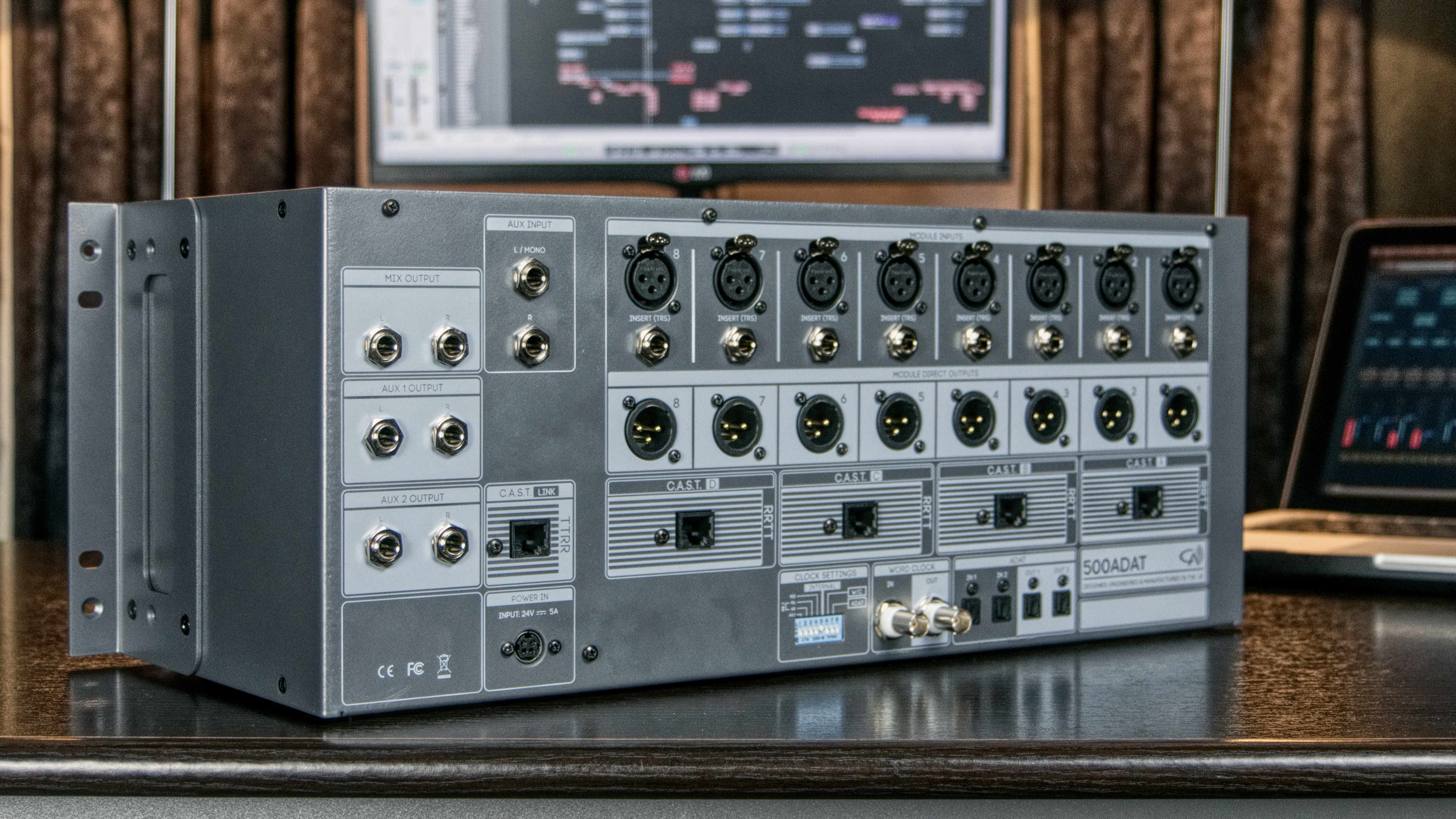 Cranborne Audio 500adat Adat Expander Summing Mixer 8 Slot 500 34 Angle Rear Medium Res